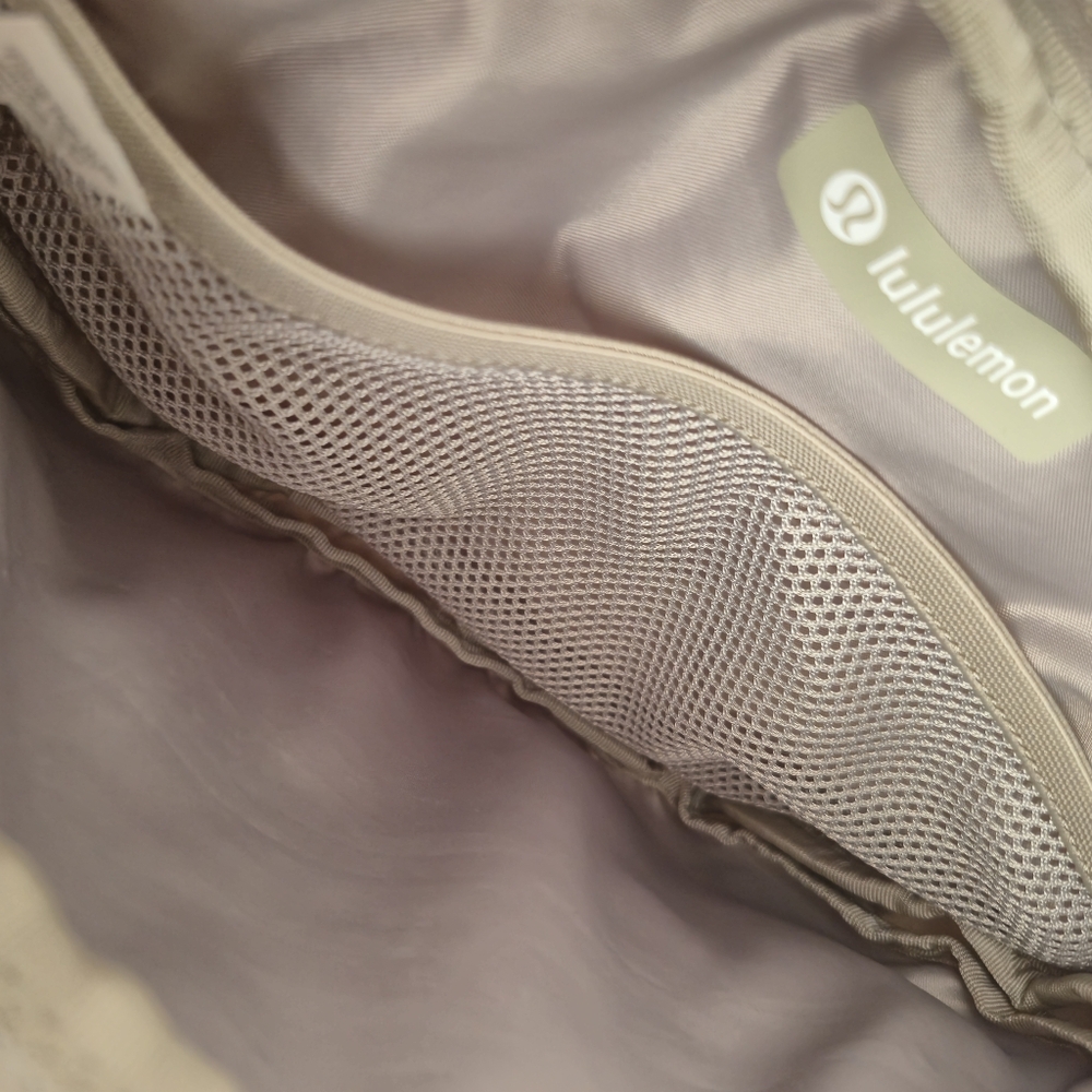lululemon Everywhere Belt Bag Trench Beige Neutral - Picture 11 of 13